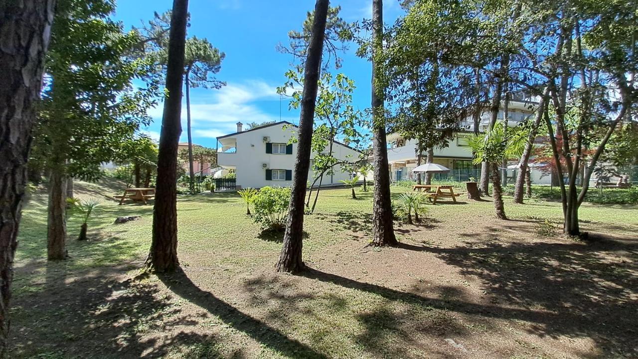 Villa Barbara Fra I Pini Lignano Sabbiadoro Buitenkant foto